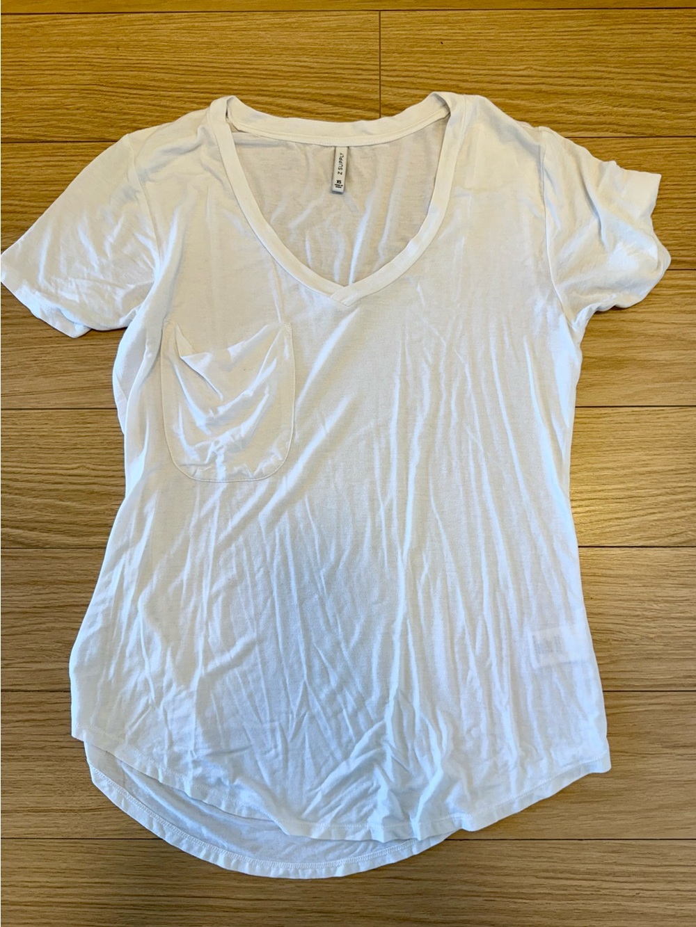 Z SUPPLY Classic White V-Neck Pocket Tee - Women's XS - EUC - Picture 7 of 7
